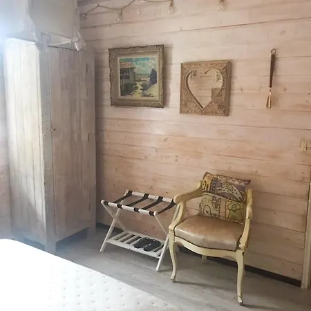 Maison Des Pins